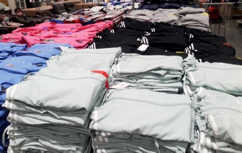 wholesale fake brand clothing distributors|where branded clothes factory distributors.